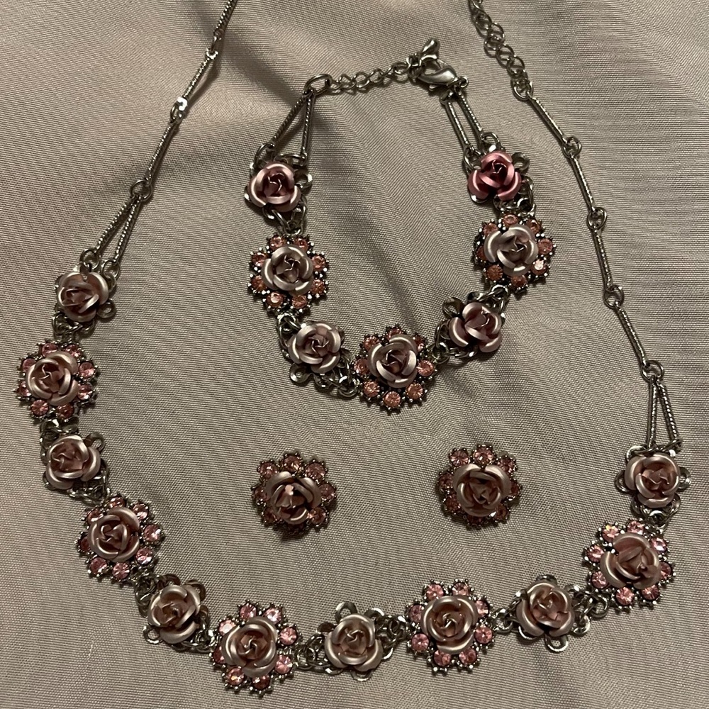 Pink and lavender rose jewelry set